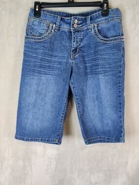 VSK Jeans Women's Size 8 Jean Shorts Bedazzled Pockets Medium Wash Denim